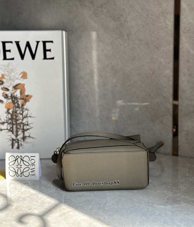 Loewe專櫃經典款2022新顏色迷你女包 羅意威Puzzle系列Mini女款手提肩背包小牛皮幾何包 10173 lyw1510